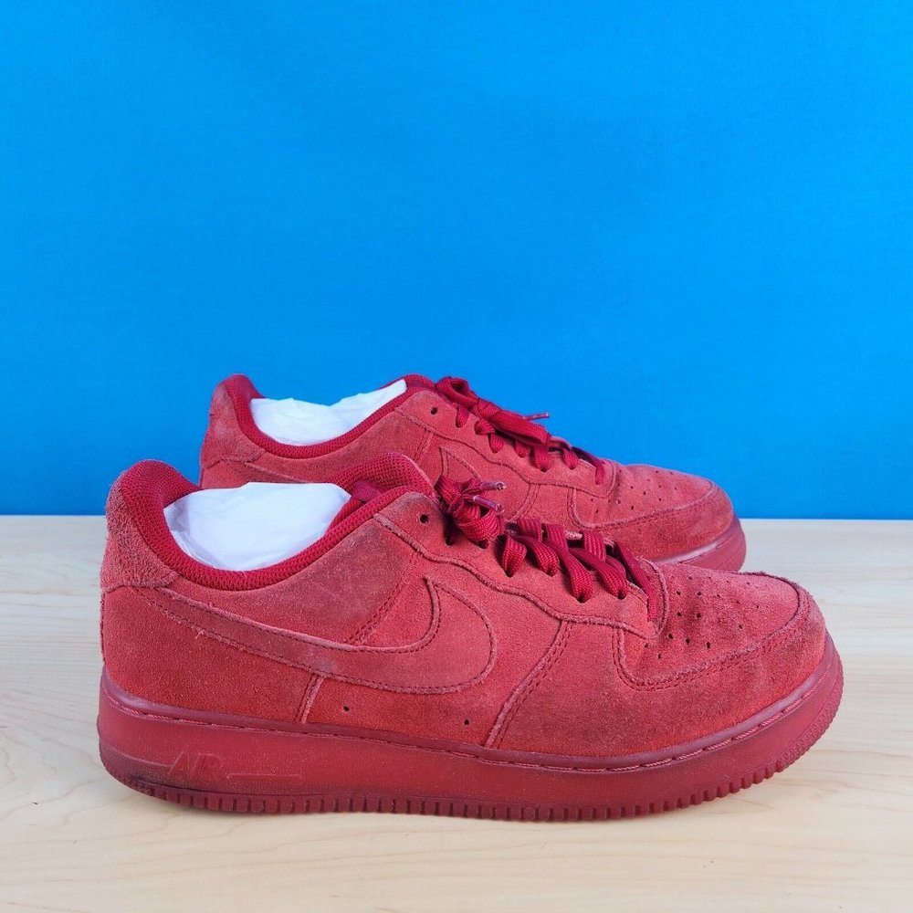 Nike Air Force 1 Low 07‎  Men's Size 10 Triple Red Suede Low Sneakers 718152-601